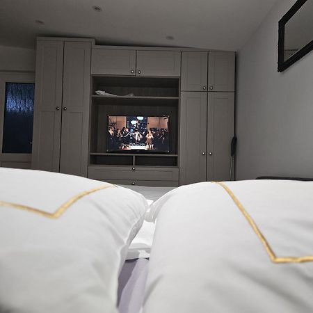Modern Studio In Greenford, Free Wifi, Parking & Streaming Services อีลลิง ภายนอก รูปภาพ
