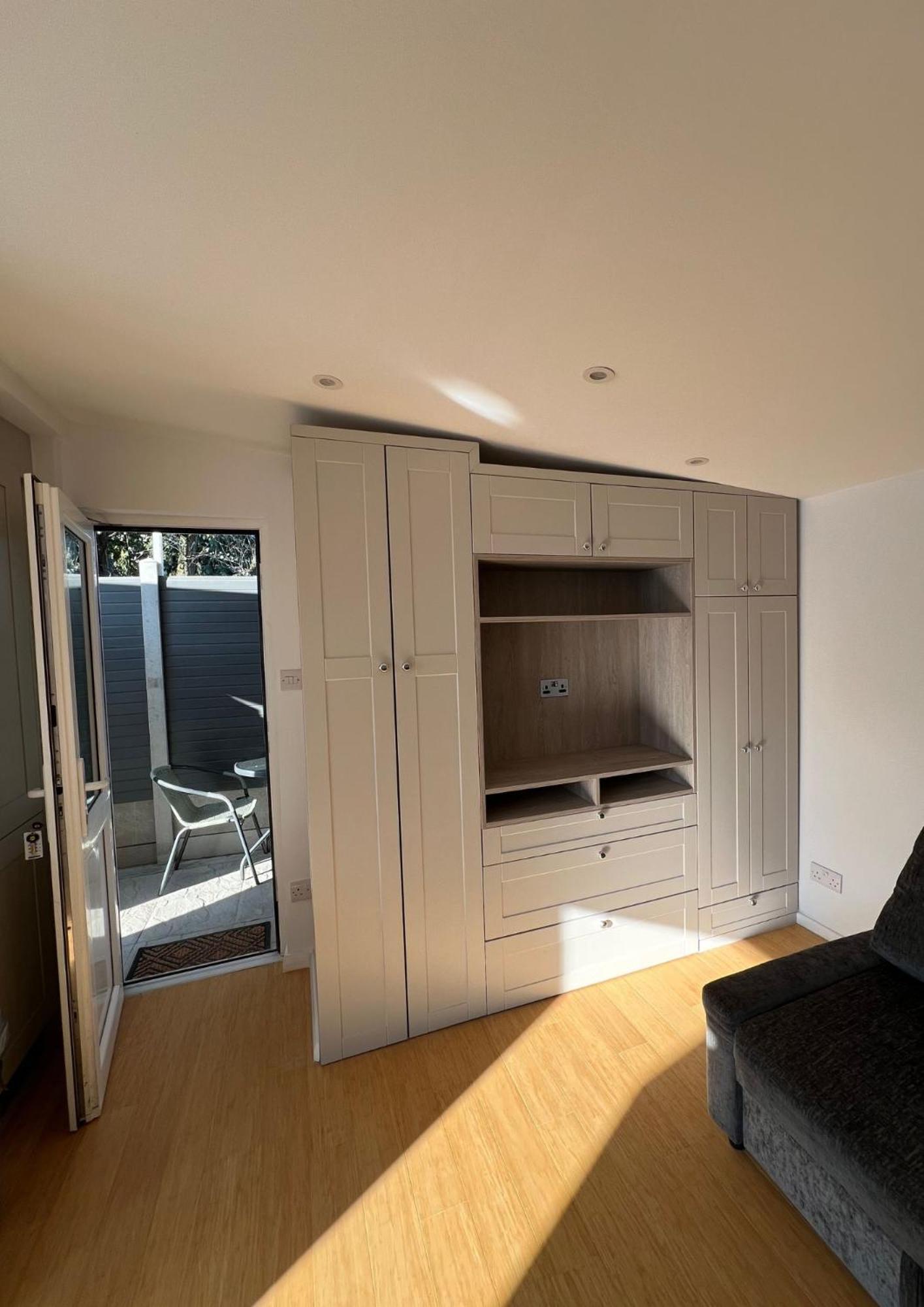 Modern Studio In Greenford, Free Wifi, Parking & Streaming Services อีลลิง ภายนอก รูปภาพ